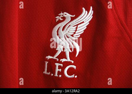 Nahaufnahme des FC Liverpool auf dem Heimtrikot Stockfoto