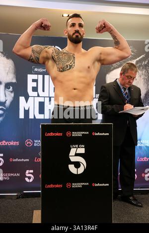 Maldron Hotel Brighton City Centre, 31 Cannon PL, Brighton and Hove, Brighton. Dieses Bild zeigt Stefano Capone am Wiegetag für die Harvey Dykes gegen Stefano Capone als Teil der Undercard für das Boxspiel Harlem Eubank gegen Tyrone McKenna am Freitag, den 7. März im Brighton Centre. . David Smith/Alamy 6. März 2025 Stockfoto