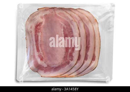 Porchetta-Bratscheiben in durchsichtiger Kunststoffschale zum Verkauf, isoliert auf weiß mit Schnittpfad enthalten Stockfoto