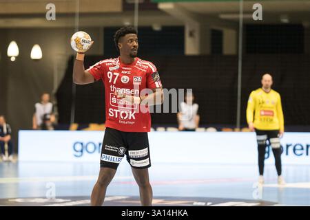 Odense, Dänemark. März 2025. Reinier Taboada (97) von Fredericia Handball während des EHF Champions League-Spiels zwischen Fredericia Handball und Dinamo Bucuresti in der Jyske Bank Arena in Odense. Quelle: Gonzales Photo/Alamy Live News Stockfoto