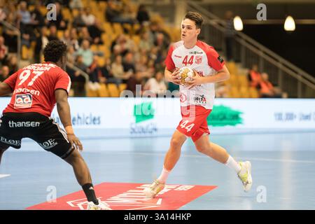 Odense, Dänemark. März 2025. Daniel Stanciuc (44) von Dinamo Bucuresti während des EHF Champions League-Spiels zwischen Fredericia Handball und Dinamo Bucuresti in der Jyske Bank Arena in Odense. Quelle: Gonzales Photo/Alamy Live News Stockfoto