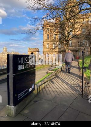 Das Museum on the Mound konzentriert sich auf Geld, Münzen und Wirtschaft. Sie befindet sich im Hauptsitz der Bank of Scotland auf dem Hügel in Edinburgh, Schottland Stockfoto
