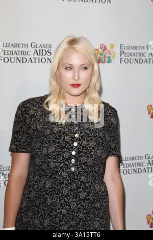 HOLLYWOOD - 01. SEPTEMBER: Hayley Hasselhoff kommt am OK an! Die 5. Jahrestag-Party des Magazins USA fand am 1. September 2010 im La Vida in Hollywood, Kalifornien, statt. Leute: Hayley Hasselhoff Credit: Storms Media Group/Alamy Live News Stockfoto