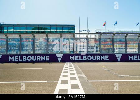 Melbourne, Australien. März 2025. Auf dem Albert Park Grand Prix Circuit für den Formel 1 Grand Prix von Australien 2025, der vom 13. Bis 16. März stattfindet, werden die Rennstrecken vorbereitet. Quelle: SOPA Images Limited/Alamy Live News Stockfoto