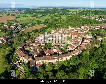 Frankreich, Ain Plaine de l'Ain, das mittelalterliche Dorf Pérouges, ausgezeichnet mit Les Plus Beaux Villages de France (Luftaufnahme) Stockfoto