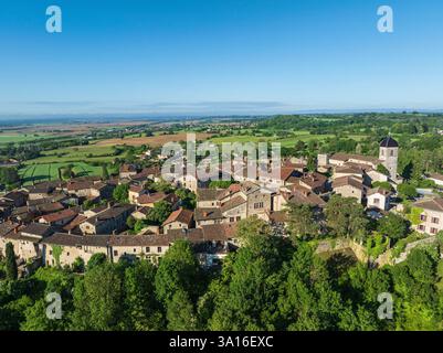 Frankreich, Ain Plaine de l'Ain, das mittelalterliche Dorf Pérouges, ausgezeichnet mit Les Plus Beaux Villages de France (Luftaufnahme) Stockfoto