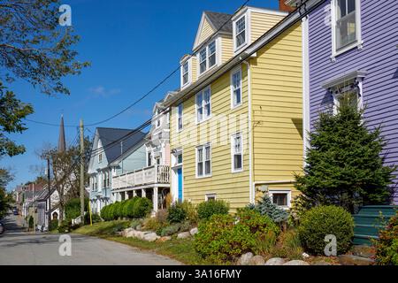 Kanada, Provinz Nova Scotia, Lunenburg, UNESCO-Weltkulturerbe, Altstadt, farbenfrohe alte Häuser Stockfoto
