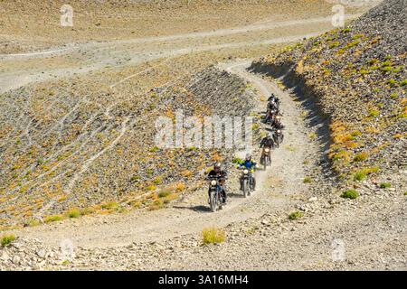 Indien, Ladakh State, Trans-Himalaya, Motorradtour auf Royal enfield zwischen Pangong Lake und TSO Khar Lake Stockfoto