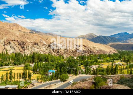 Indien, Ladakh State, Trans-Himalaya, Motorradtour auf Royal enfield von Lamayuru nach Leh, Basgo Valley Stockfoto