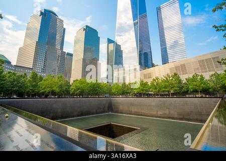 USA, Bundesstaat New York, New York City, Manhattan, Finanzviertel mit One World Tower vom Ground Zero Stockfoto