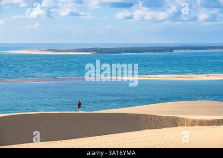 Frankreich, Gironde, Pyla-sur-Mer, große Stätte der Düne du Pilat, Naturschutzgebiet und höchste Düne Europas, Banc d'Arguin im Hintergrund Stockfoto
