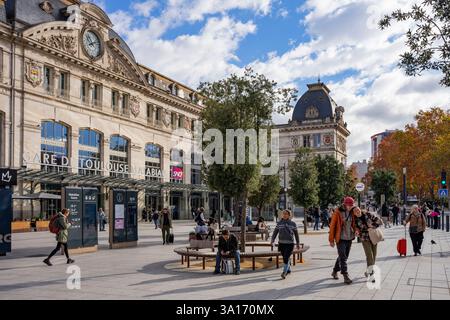 Frankreich, Haute Garonne, Toulouse, SNCF-Bahnhof Matabiau in der Nähe des Stadtzentrums, Vorplatz und Fassade des Gebäudes Stockfoto