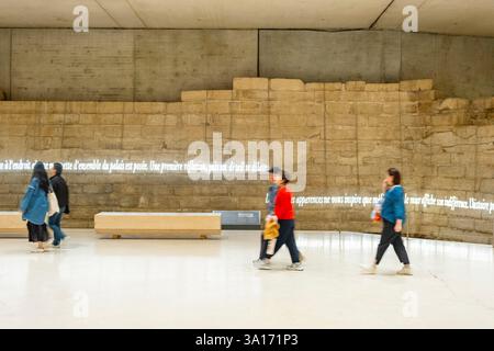 Frankreich, Paris, von der UNESCO als Weltkulturerbe gelistetes Gebiet, unterirdische Passage unter dem Louvre Stockfoto