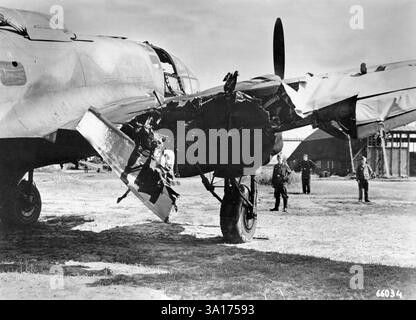 Während einer Mission an der Ostfront wurde die Heinkel He 111 von einem russischen Rattenjäger gerammt. [Automatisierte Übersetzung] Stockfoto