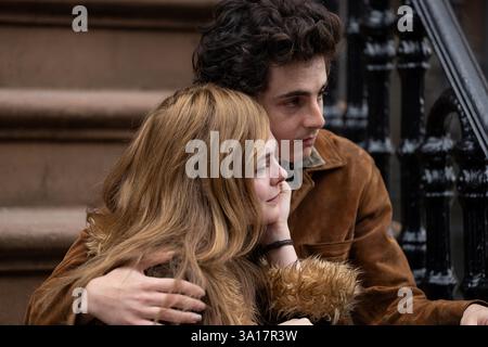 ELLE FANNING und TIMOTHEE CHALAMET in A COMPLETE UNKNOWN (2024), Regie: JAMES MANGOLD. Quelle: Range Media Partner / The Picture Company / Album Stockfoto