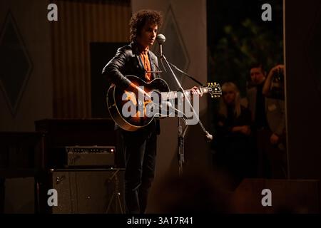 TIMOTHEE CHALAMET in A COMPLETE UNKNOWN (2024), Regie: JAMES MANGOLD. Quelle: Range Media Partner / The Picture Company / Album Stockfoto