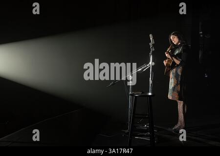 MONICA BARBARO in A COMPLETE UNKNOWN (2024), Regie führte JAMES MANGOLD. Quelle: Range Media Partner / The Picture Company / Album Stockfoto