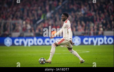 München, Deutschland. März 2025. Alphonso Davies (FCB) FC Bayern München - Bayer Leverkusen 05.03.2025 Copyright (nur für journalistische Zwecke) by Stockfoto