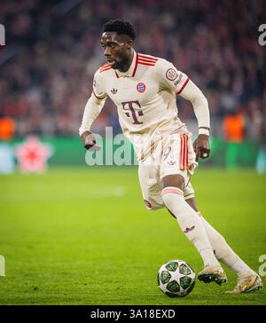München, Deutschland. März 2025. Alphonso Davies (FCB) FC Bayern München - Bayer Leverkusen 05.03.2025 Copyright (nur für journalistische Zwecke) by Stockfoto