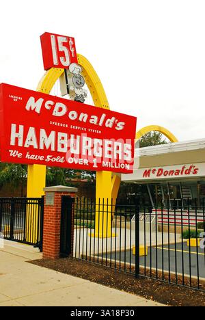 Eine Nachbildung des ersten McDonalds Fast-Food-Restaurants in des Plaines, Illinois, außerhalb von Chicago Stockfoto
