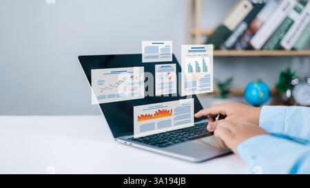 Geschäftsdatenanalyse, Geschäftsmann mit Laptop-Leistungsindikator Dashboard, Analyse des Wirtschafts- und Geschäftswachstumsdiagramms, Geschäftsentwicklung le Stockfoto