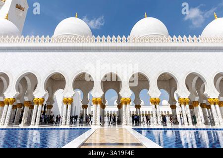 Abu Dhabi, Vereinigte Arabische Emirate, Scheich-Zayed-Moschee Abu Dhabi in Abu Dhabi, Vereinigte Arabische Emirate. Stockfoto