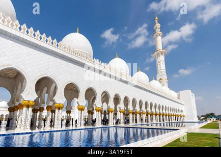 Abu Dhabi, Vereinigte Arabische Emirate, Scheich-Zayed-Moschee Abu Dhabi in Abu Dhabi, Vereinigte Arabische Emirate. Stockfoto