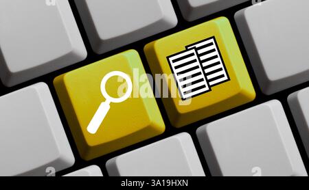 Gelbe Computertastatur mit Lupe zeigt die Suche nach Dokumenten und Formularen an Stockfoto