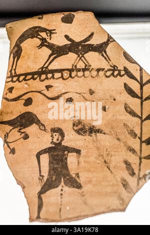 Fragment eines Keramikgefäßes mit indigener Tradition, Carratiermes Necropolis, 1.-2. Jahrhundert n. Chr., Tiermes Archäologische Stätte Museum, Soria, Spanien Stockfoto