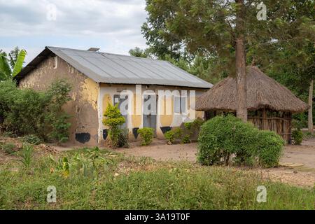 Typisches afrikanisches Dorf, Uganda, Ostafrika Stockfoto