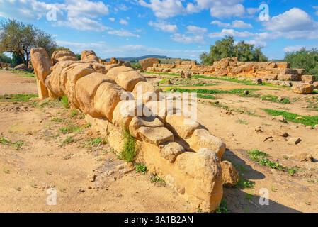 Telamone Statue, Tal der Tempel, Agrigento, Sizilien, Italien Stockfoto