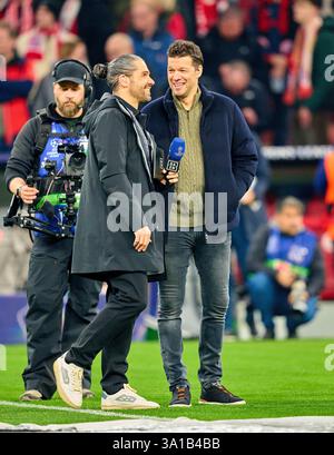 Ex Fussballprofi, DFB Kapitaen Michael BALLACK, Daniel Herzog DAZN im Achtelfinale Spiel FC BAYERN MÜNCHEN - BAYER 04 LEVERKUSEN 3-0 Fußball UEFA Champions League in der Saison 2024/2025 in München, 5. März 2025 , FCB, x. Spieltag, München Fotograf: Peter Schatz Stockfoto