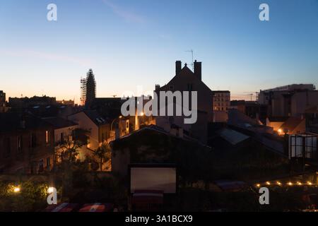 Église Notre-Dame du Rosaire im Sonnenuntergang in Saint-Ouen Stockfoto