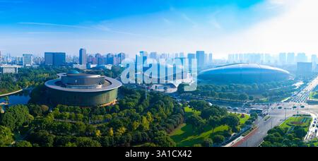 Changzhou Olympic Sports Center und Changzhou Grand Theater Urban Environment, Provinz Jiangsu, China Stockfoto