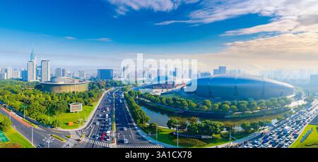 Changzhou Olympic Sports Center und Changzhou Grand Theater Urban Environment, Provinz Jiangsu, China Stockfoto