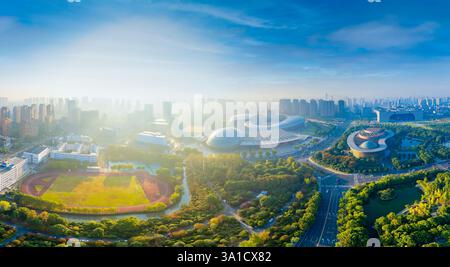 Changzhou Olympic Sports Center und Changzhou Grand Theater Urban Environment, Provinz Jiangsu, China Stockfoto