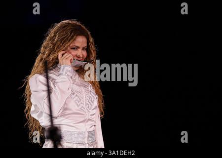 Buenos Aires, Argentinien. März 2025. Shakira tritt vor einer überfüllten Menschenmenge auf dem Campo Argentino de Polo in Buenos Aires, Argentinien auf und markiert ihre lang erwartete Rückkehr nach Argentinien nach sieben Jahren am 7. März 2025. Der kolumbianische Superstar eröffnete ihre „Las Mujeres Ya No Lloran Tour“ und begeisterte die Fans mit ihren unverkennbaren Moves, kraftvollen Vocals und einer Setlist voller legendärer Hits. (Credit: UNAR AGENCY/SIPA USA) Credit: SIPA USA/Alamy Live News Stockfoto