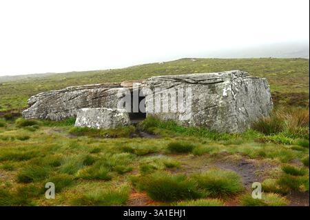 Dwarfie Stane, prähistorisches Grab aus dem Devon Old Red Sandstone auf Hoy, Orkney Islands Schottland Stockfoto