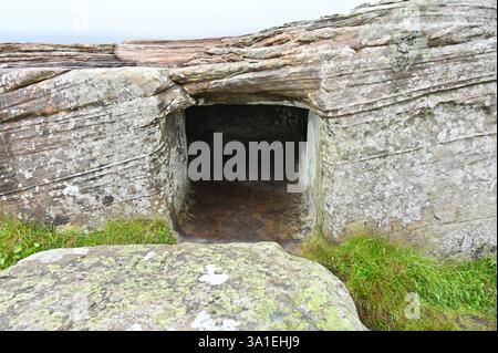 Dwarfie Stane, prähistorisches Grab aus dem Devon Old Red Sandstone auf Hoy, Orkney Islands Schottland Stockfoto