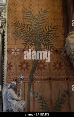Detail der Wandgemälde von Paul Borel in der Basilika Saint Sixtus aus dem XIX. Jahrhundert in Ars-sur-Formans, Frankreich. Stockfoto