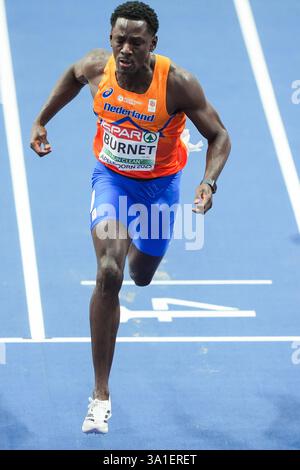 Apeldoorn, Niederlande. März 2025. APELDOORN, NIEDERLANDE - 8. MÄRZ: Taymir Burnet aus den Niederlanden während der Leichtathletik-Halleneuropameisterschaft 2025 in Omnisport am 8. März 2025 in Apeldoorn, Niederlande. (Foto von Andre Weening/Orange Pictures) Credit: Orange Pics BV/Alamy Live News Stockfoto