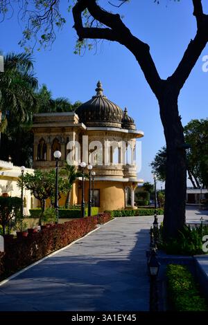 Außenansicht des Jagmandir Palace auf einer Insel in Lake Pichola, Udaipur, Rajasthan, Indien Stockfoto
