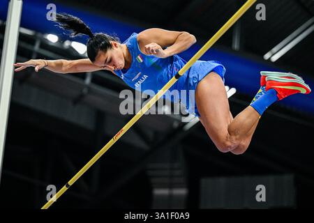 Apeldoorn, Niederlande. März 2025. APELDOORN, NIEDERLANDE - 8. MÄRZ: Roberta Bruni aus Italien tritt am 3. Tag der Leichtathletik-Halleneuropameisterschaft in Omnisport Apeldoorn am 8. März 2025 in Apeldoorn an. (Foto von Andy Astfalck/BSR Agency) Credit: BSR Agency/Alamy Live News Stockfoto