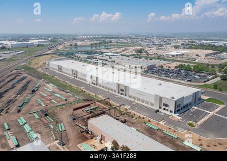 Aus der Vogelperspektive eines großen Industriehauses in der Nähe von Denver, Colorado, USA. Stockfoto