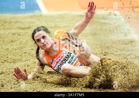 Apeldoorn, Niederlande. März 2025. APELDOORN, NIEDERLANDE - 8. MÄRZ: Pauline Hondema aus den Niederlanden während der Leichtathletik-Halleneuropameisterschaft 2025 in Omnisport am 8. März 2025 in Apeldoorn, Niederlande. (Foto von Andre Weening/Orange Pictures) Credit: Orange Pics BV/Alamy Live News Stockfoto