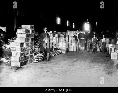 Lagerschuppen, eine von vielen Hilfsstationen nach dem Erdbeben, San Francisco, Kalifornien, USA, US Army Signal Corps, April 1906 Stockfoto