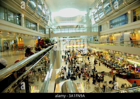 Duty free Shop am Flughafen Dubai Stockfoto