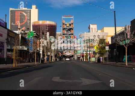Las Vegas, Nevada - USA - 2. März 2025: Vormittag auf der Fremont Street in der Innenstadt von Las Vegas, Nevada, USA. Stockfoto