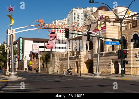 Las Vegas, Nevada - USA - 2. März 2025: Vormittag auf der Fremont Street in der Innenstadt von Las Vegas, Nevada, USA. Stockfoto
