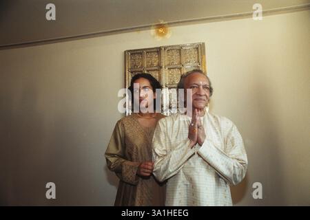 Indischer Meister der klassischen Musik Sitar-Spieler Pundit Ravi Shankar und Tochter Anushka NO MR Stockfoto